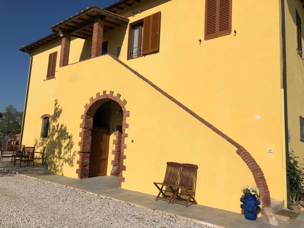 La Nana Gialla Riotorto Luaran gambar