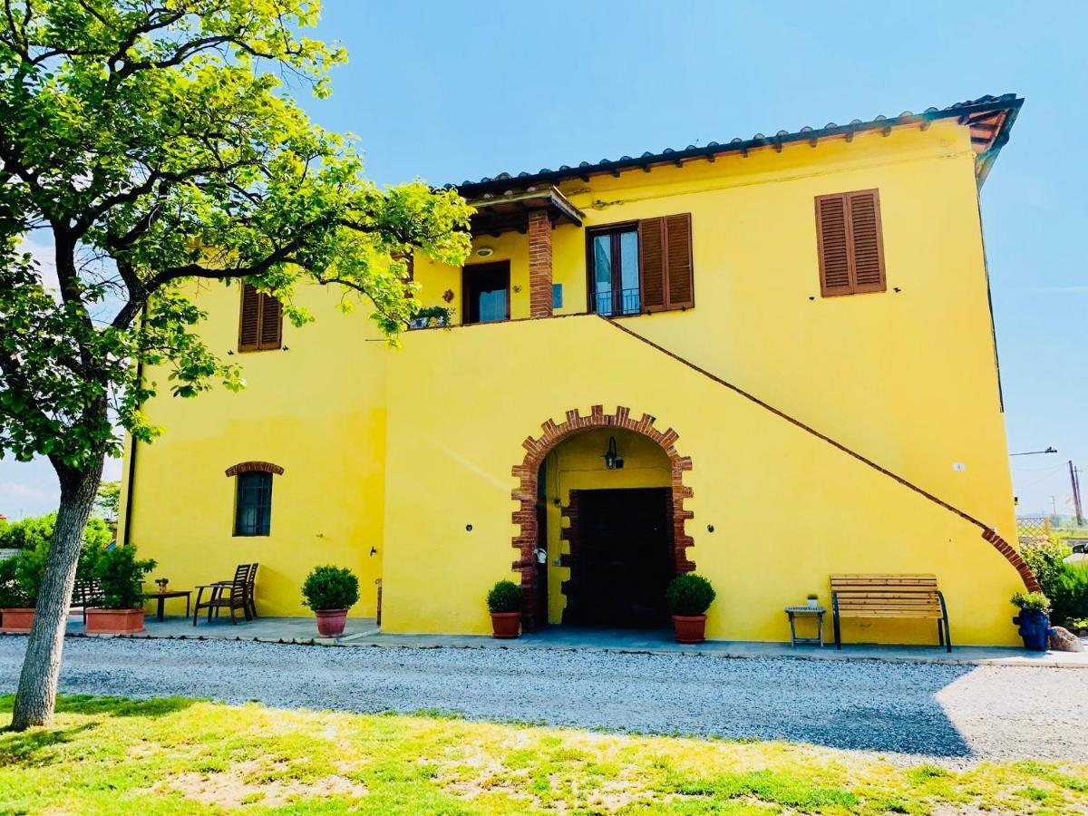 La Nana Gialla Riotorto Luaran gambar